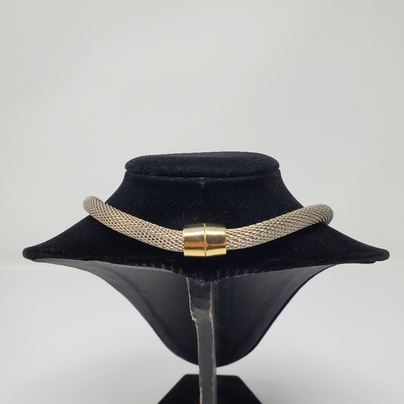 Vintage Silver toned robe chain choker with gold toned pendent - Picture 4 of 5